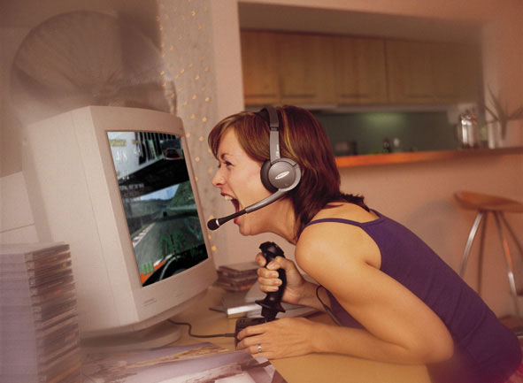 Study Finds That Women Gamers Give Up To Easily