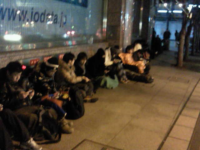 A Look At Japanese 3DS Launch Lines