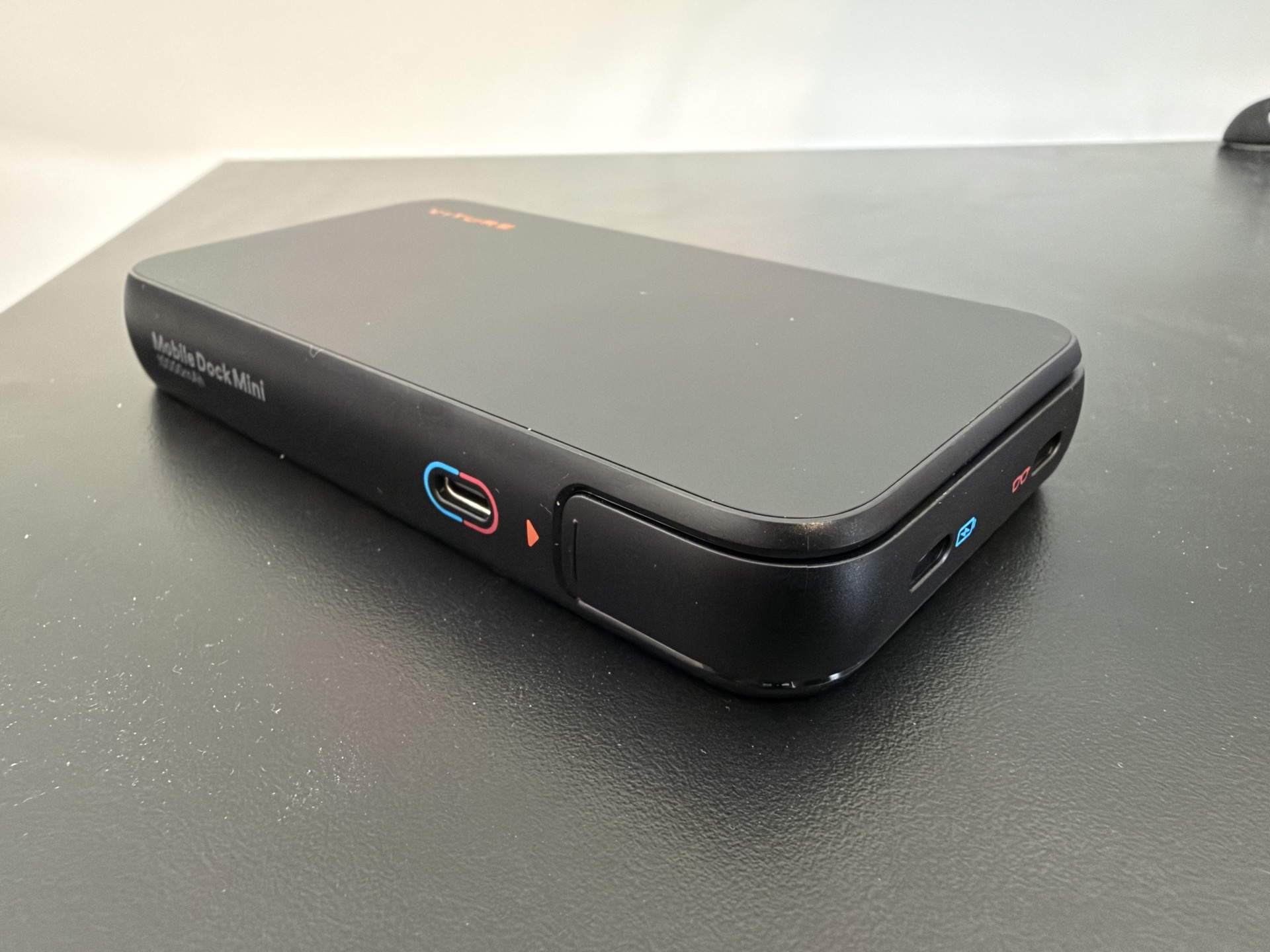 VITURE Mobile Dock Mini side